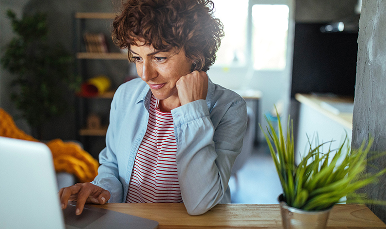 woman at laptop